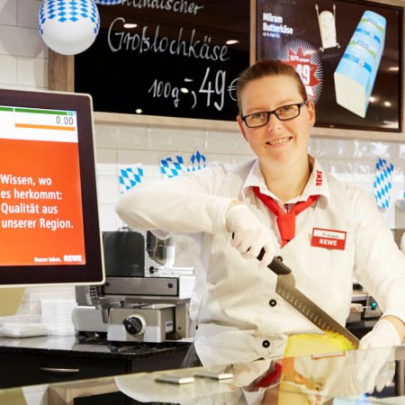 REWE Dortmund Kamen Waagen Theken Display mit Bedienung