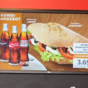 Digital Signage Display Kombi Angebot Bäckerei Glockenbrot