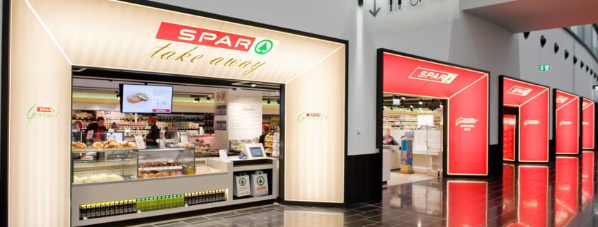 Ansicht Front Eingang SPAR Gourmet Flughafen Wien