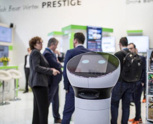 Roboter Paul am Stand der Online Software AG auf der EuroCIS