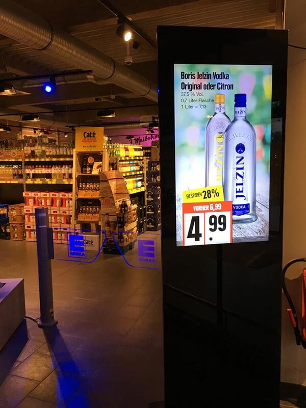 Supermarkt mit digitalem Kundenstopper